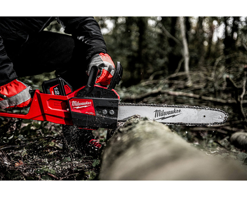 MILWAUKEE® M18 FUEL™ 40cm Chainsaw Kit